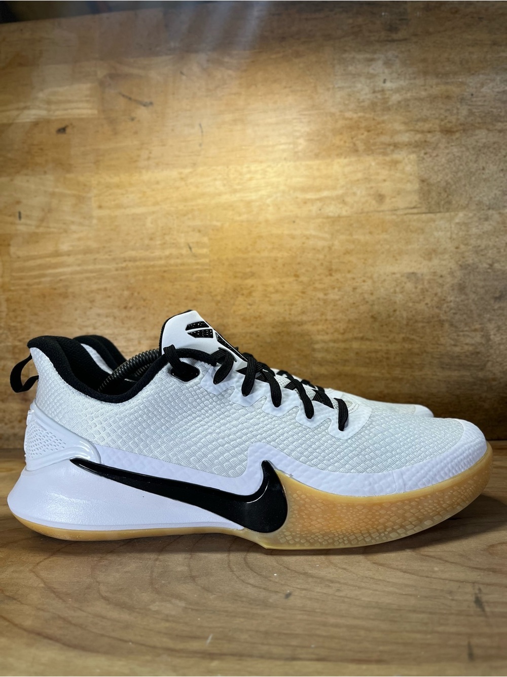 Nike Kobe Mamba Focus Mens Size 11 Basketball Shoes Sneakers White Black
